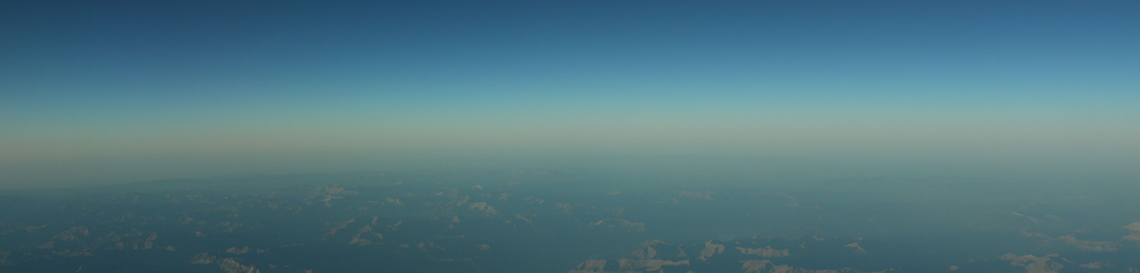 Unlock the full potential of your support team. Platagent gives you the freedom to move to a new helpdesk, an image of the horizon with mountains